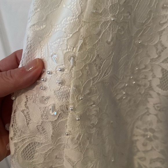 Ivory Lace Wedding Gown - Picture 6 of 7